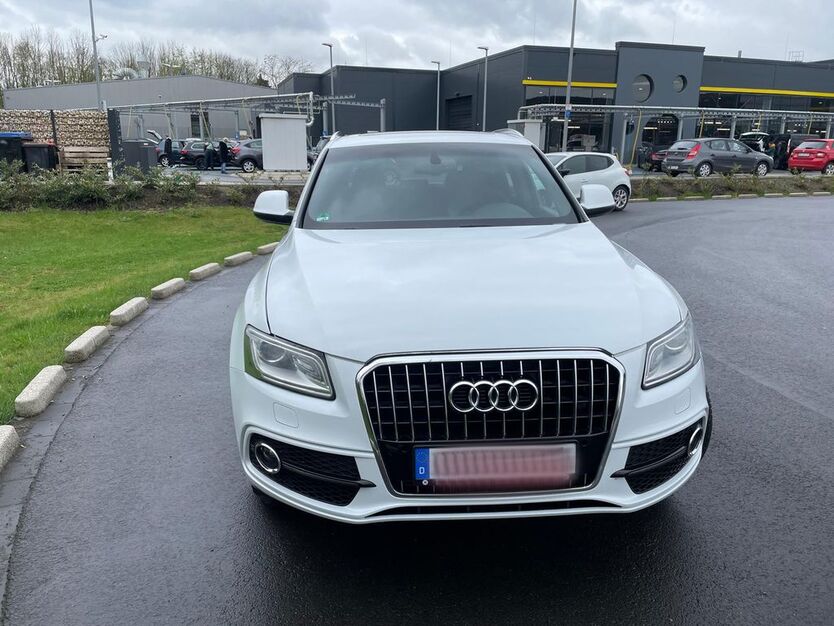 Audi Q5 200.000 km 17.600 € Dinslaken 46535