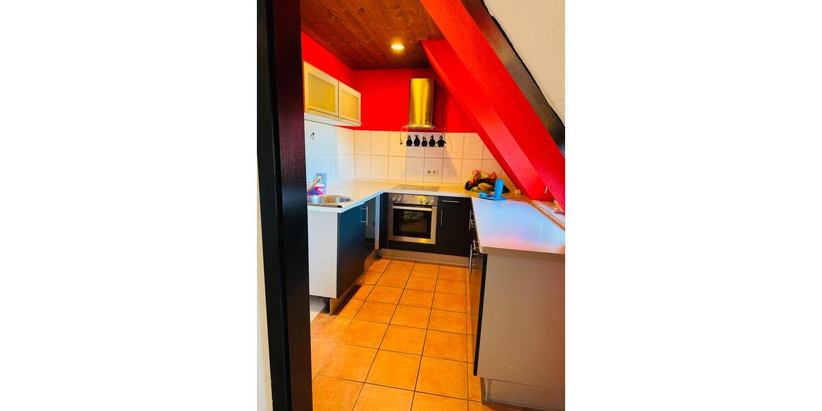 Dachgeschoßwohnung Duisburg Laar - 3 Zimmer, 84 m&sup2;, 850&euro; | Angebot:25152090