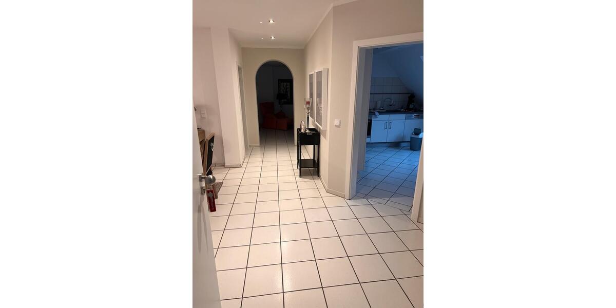 Dachgeschoßwohnung Gelsenkirchen Resse - 4 Zimmer, 138 m&sup2;, 990&euro; | Angebot:26322223