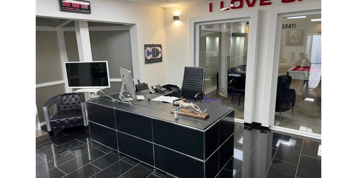 Befahrbare Autohaus Gewerbehalle Halle ca 900qm mit Büro zimmer