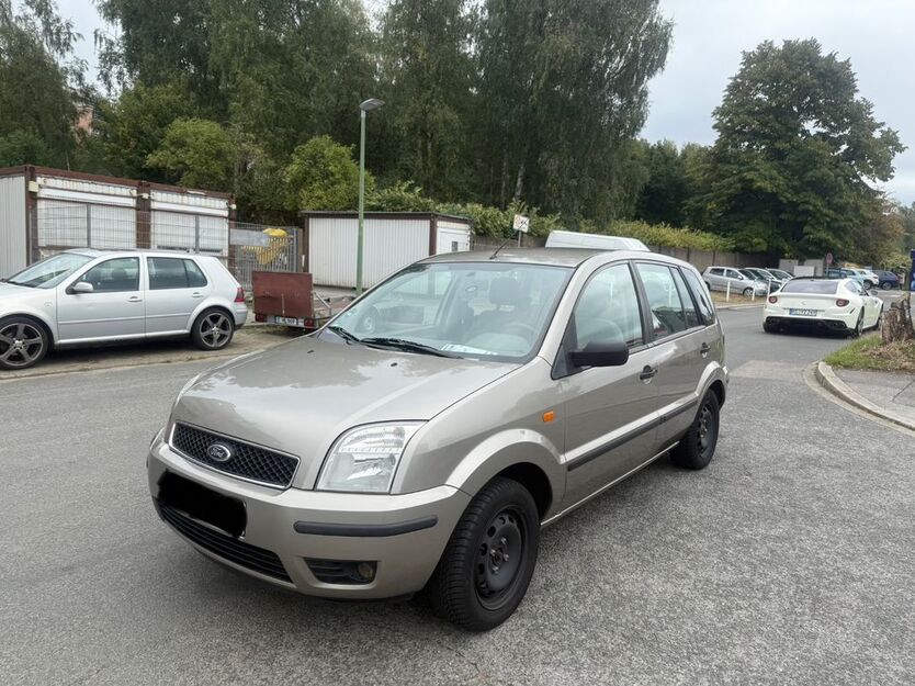 Ford Fusion 169.000 km 2.000 € Essen 45143