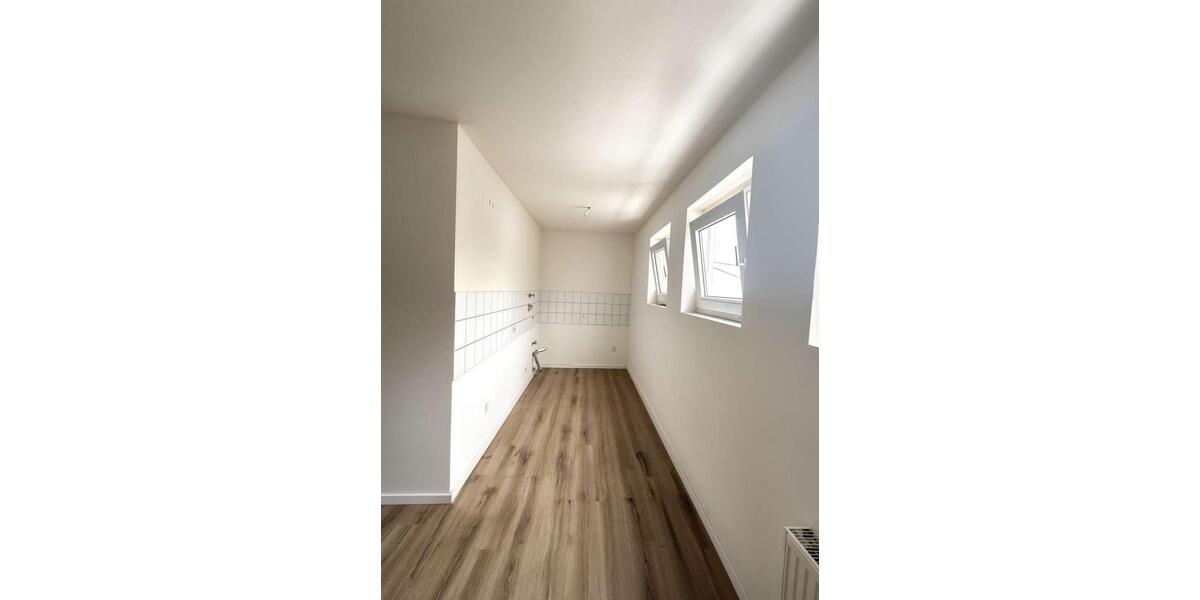Charmante 4-Zimmer-Wohnung mit Balkon in zentraler Lage – ca. 120 m² Wohnfläche 4 zimmer