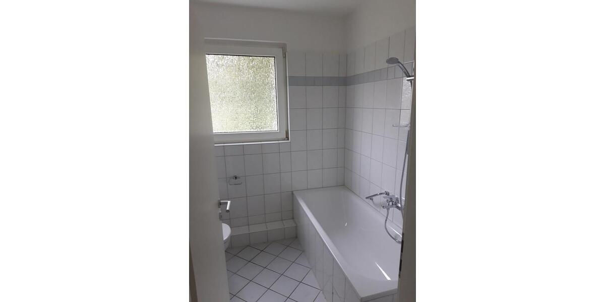 Bei VIVAWEST die Sonnenstrahlen auf dem eigenen Balkon genießen. 2.5 zimmer