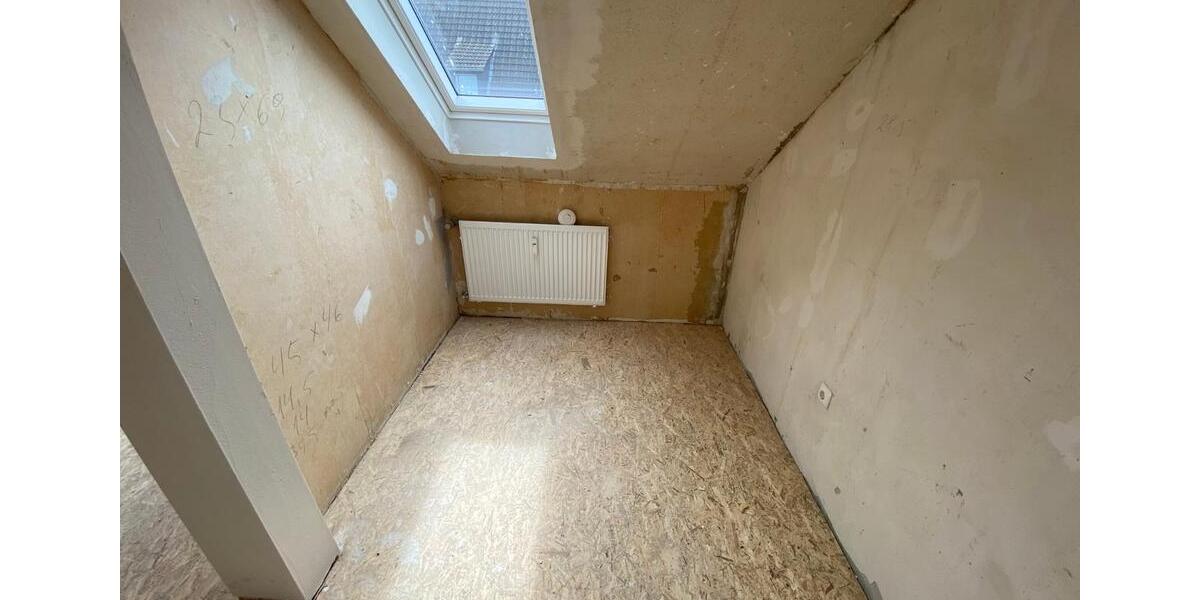 kleine gemütliche Dachgeschosswohnung ! 1.5 zimmer