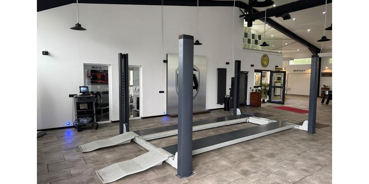 Befahrbare Autohaus Gewerbehalle Halle ca 900qm mit Büro zimmer