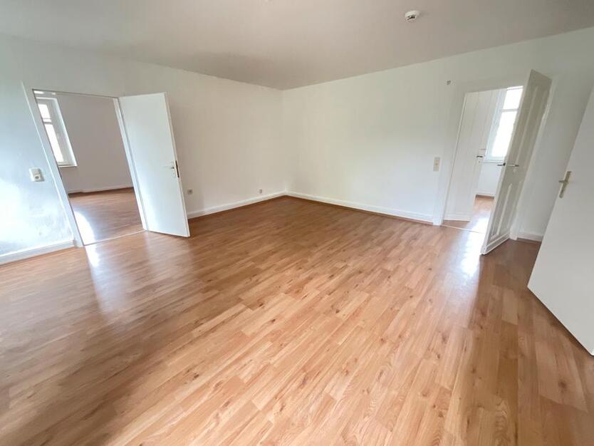 Große 3 Zimmerwohnung in historischem Haus zimmer