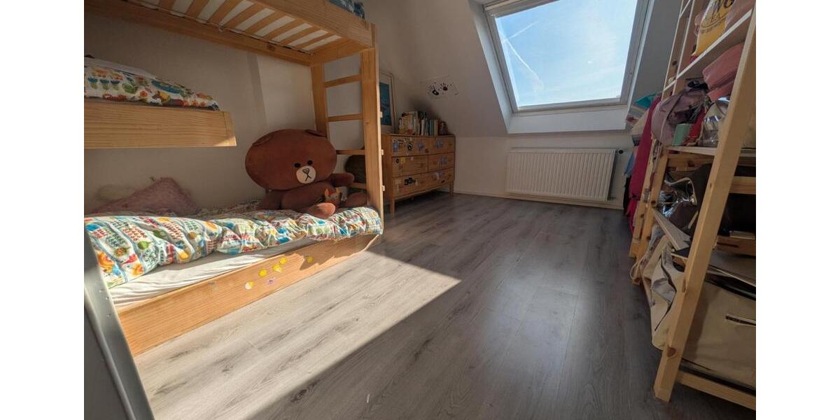 Dachgeschoßwohnung Bochum Günnigfeld - 4 Zimmer, 110 m&sup2;, 1.175&euro; | Angebot:26229036