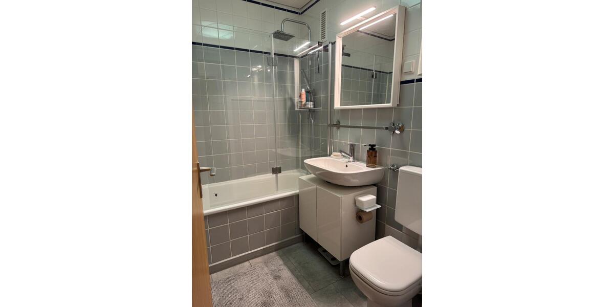 Helle 2-Zimmer-Wohnung mit Balkon, TG-Stellplatz & neuer Heizung 2 zimmer