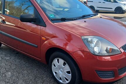 Ford Fiesta 26.700 km 3.290 &euro; Ratingen 40882