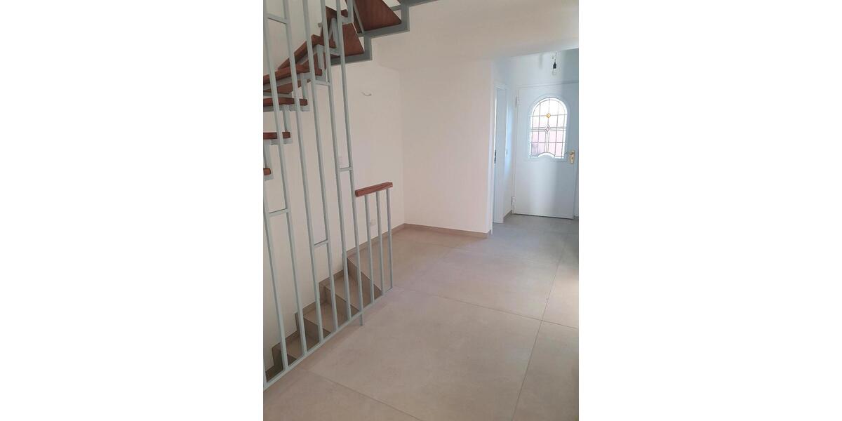 Doppelhaushälfte Heiligenhaus - 5 Zimmer, 130 m&sup2;, 2.500&euro; | Angebot:25083920