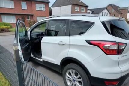 Ford Kuga 157.777 km 12.777 &euro; Dinslaken 46537