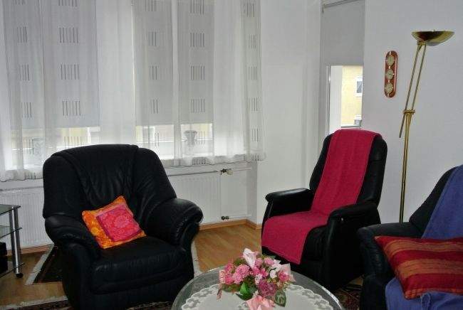 Helle und freundliche Zwei-Zimmer-Wohnung mit Balkon in Holthausen 2 zimmer