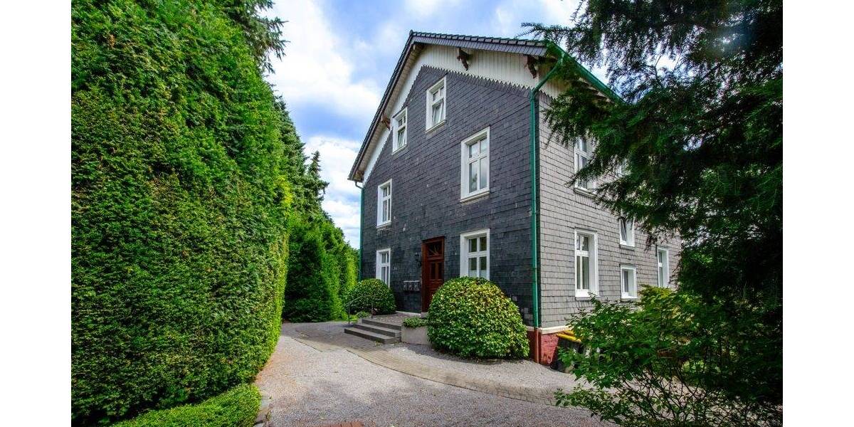 Elegante Dachgeschosswohnung im sanierten Altbau - ruhig und zentral in Wuppertal-Uellendahl-Ost 3 zimmer