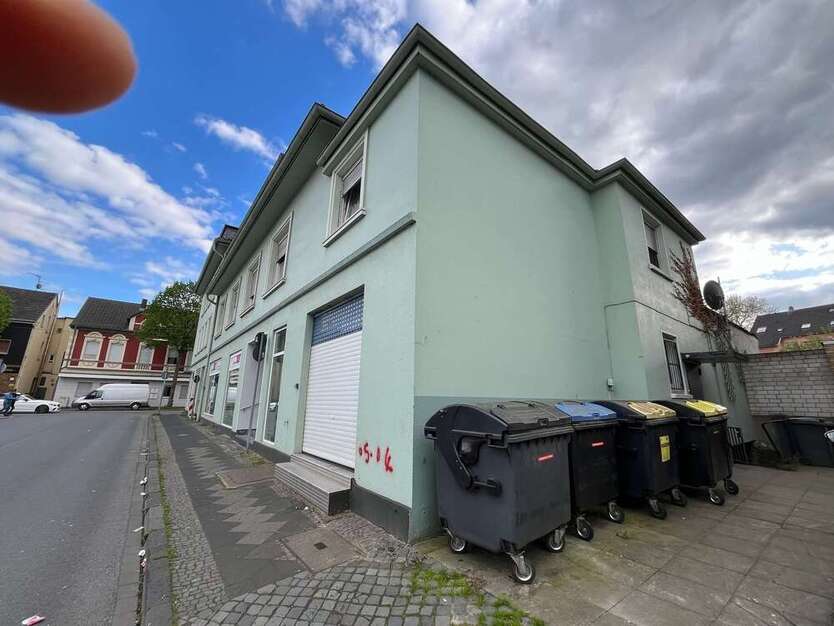 Lukratives Wohn-& Geschäftshaus mit 8 Whg, 3 Gewerben und 2 Keller Lagerflächen + Antenne in Bochum 43 zimmer