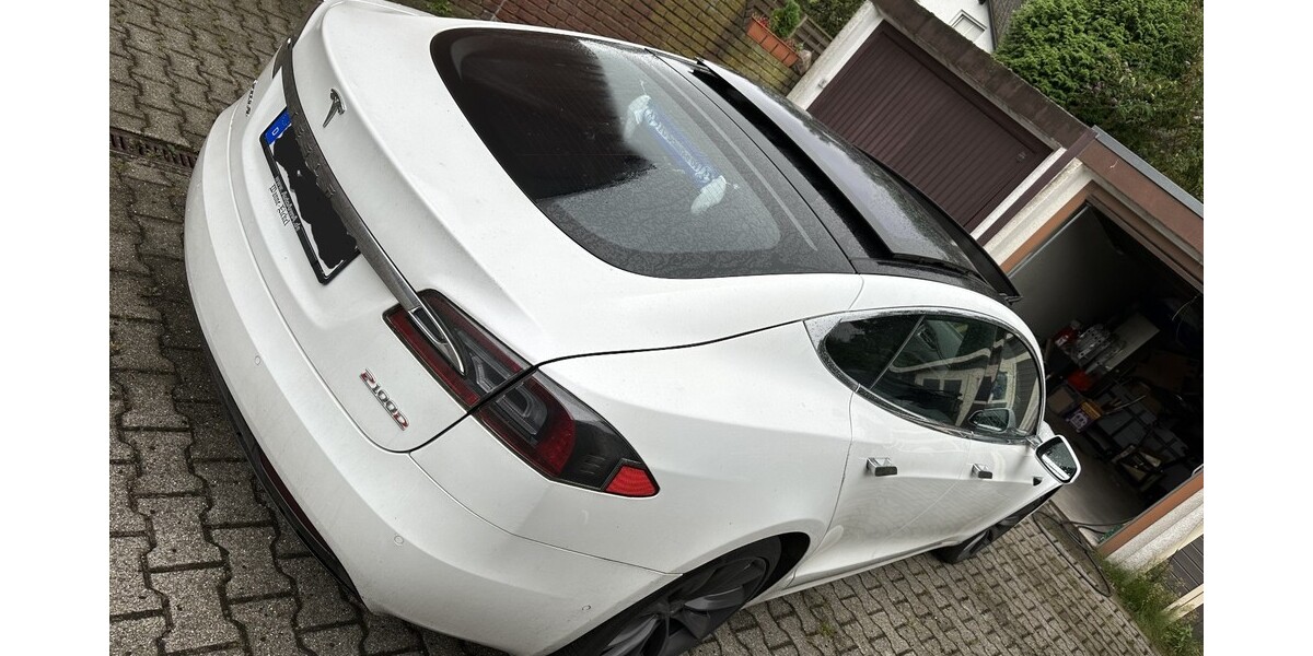 Tesla Model S 132.000 km 29.900 &euro; Herne 44623