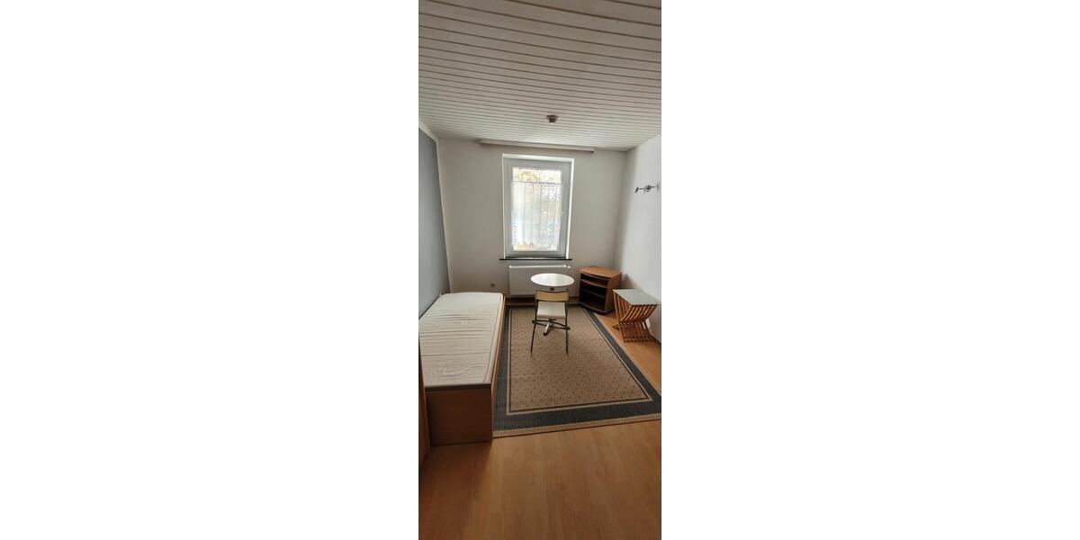 Etagenwohnung Duisburg Laar - 1 Zimmer, 20 m&sup2;, 270&euro; | Angebot:26104587