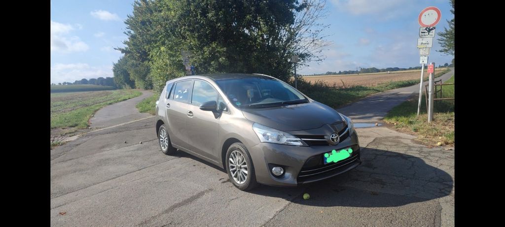 Toyota Verso 189.000 km 9.550 € Dortmund 44319