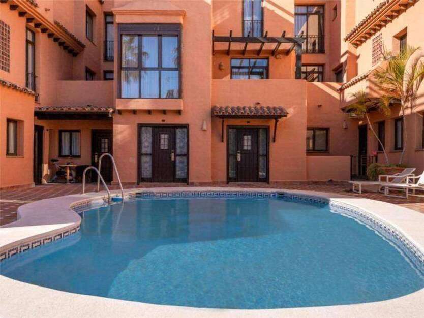 Wohnung zum Kaufen in Estepona 749.000 € 180 m²