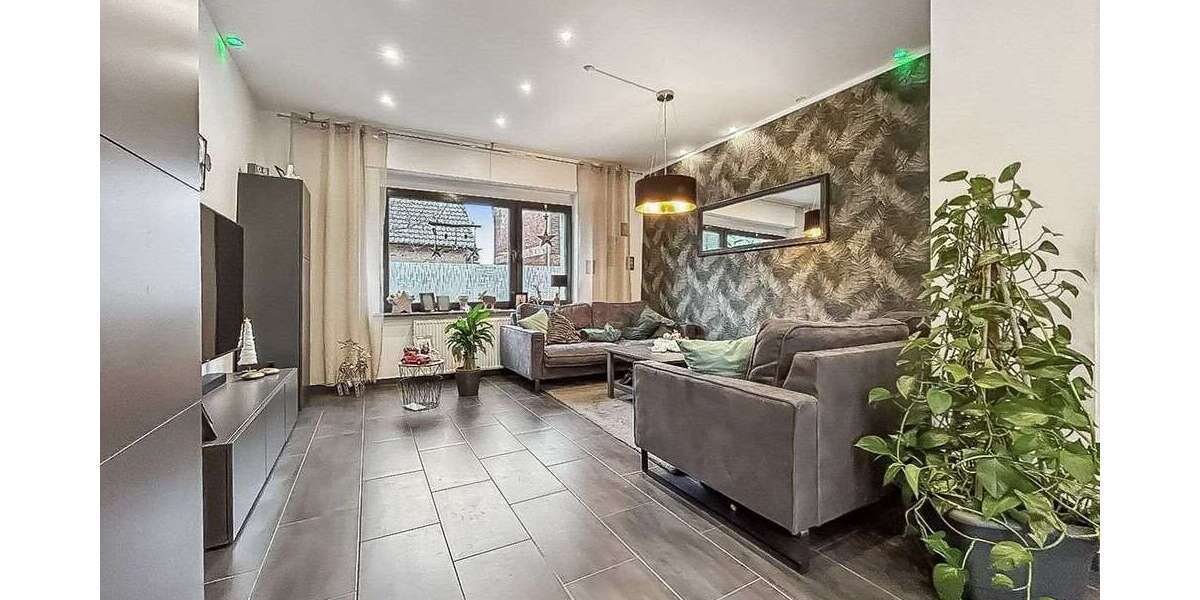 Haus zum Kaufen in Oberhausen 349.000 € 210 m² 7 zimmer