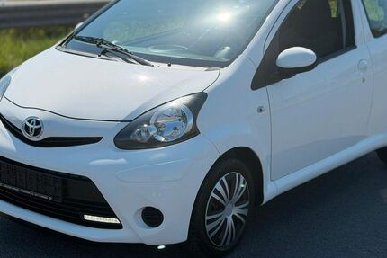 Toyota Aygo (X) 117.100 km 3.750 &euro; Duisburg 47138
