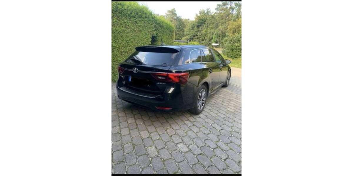 Toyota Avensis 195.000 km 7.900 &euro; Essen 45121
