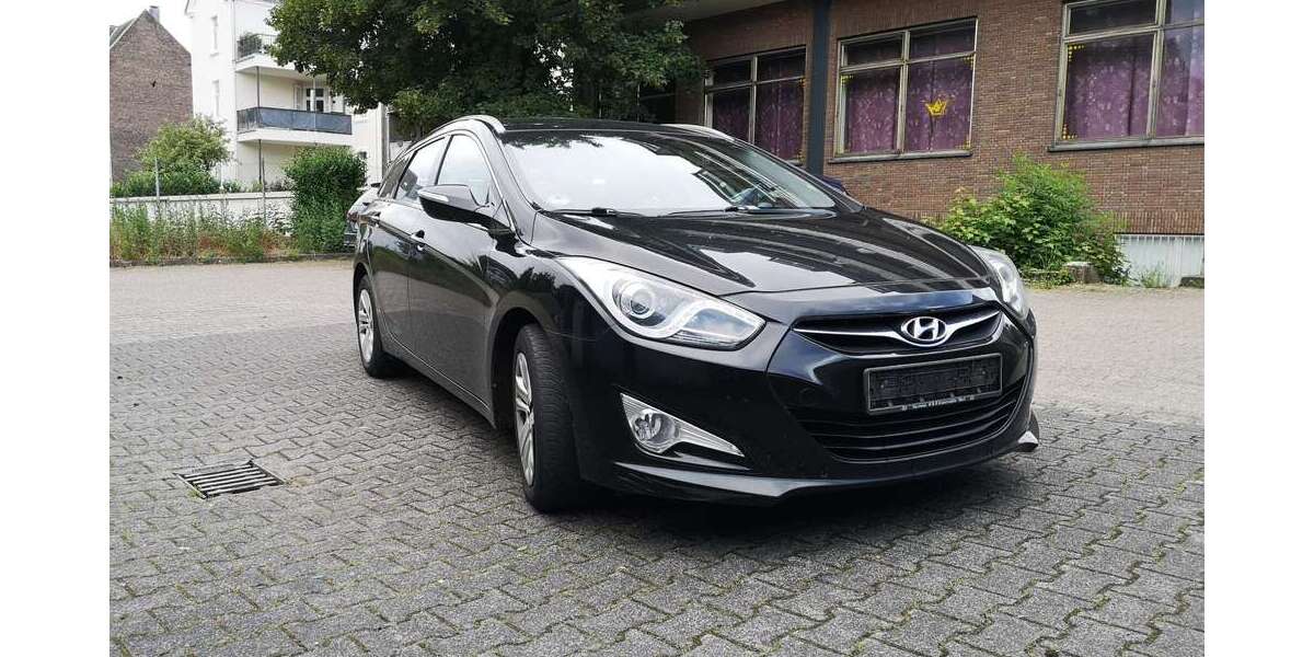 Hyundai i40 252.445 km 2.500 &euro; Recklinghausen 45657