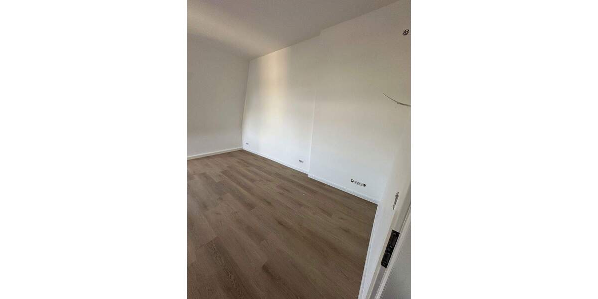 Etagenwohnung Wuppertal Langerfeld - 5 Zimmer, 127 m&sup2;, 1.150&euro; | Angebot:25716410