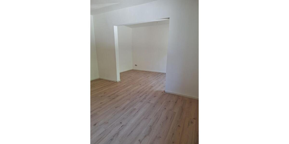 Provisionsfrei* Große 4-Zi-Wo, Gelsk Heßler, bezugsfrei, Erdgeschoß 4 zimmer