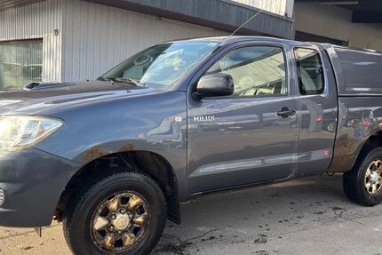 Toyota Hilux 312.000 km 7.990 &euro; Essen 45356
