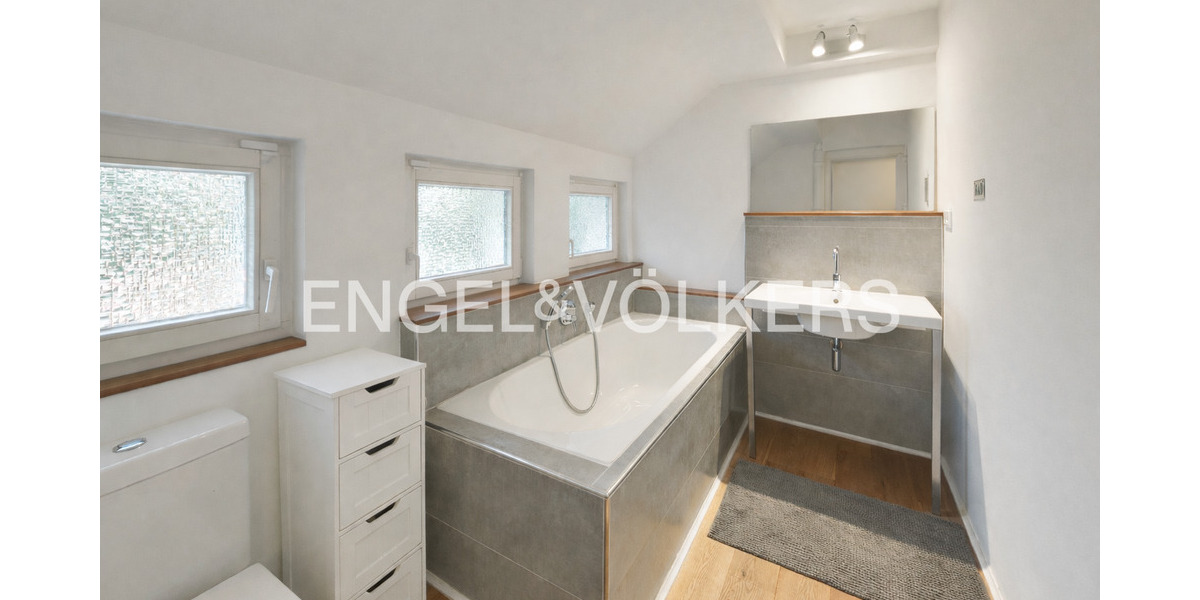 Historisches Fachwerk-Juwel für Familie & Beruf in Mettmann-Metzkausen 7 zimmer