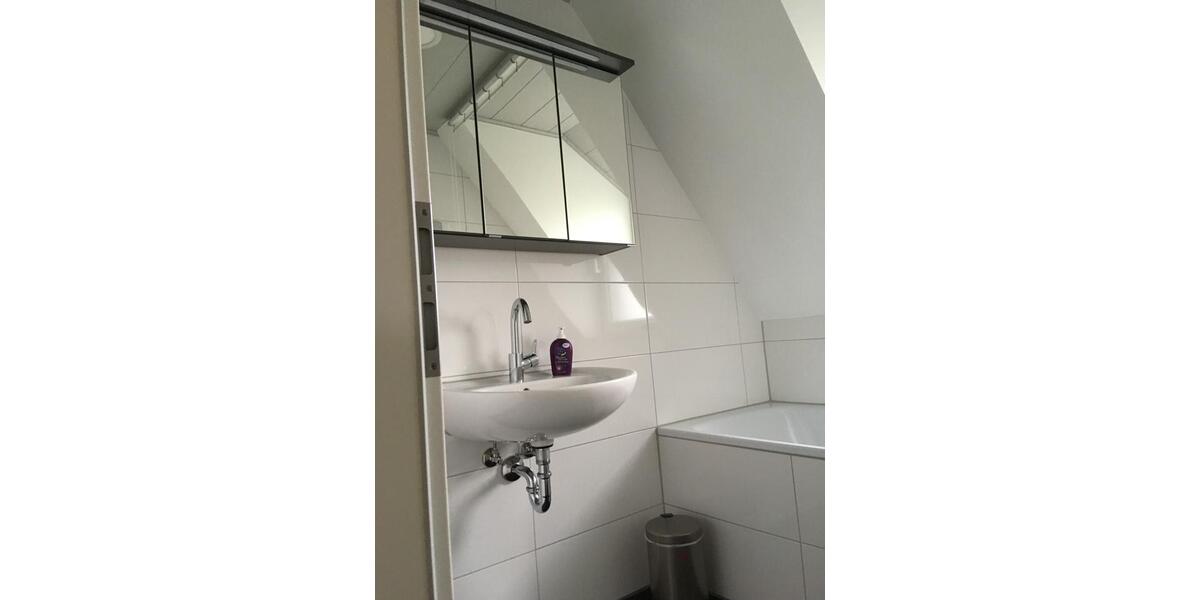 Dachgeschoßwohnung Duisburg Huckingen - 2 Zimmer, 47 m&sup2;, 750&euro; | Angebot:26200595