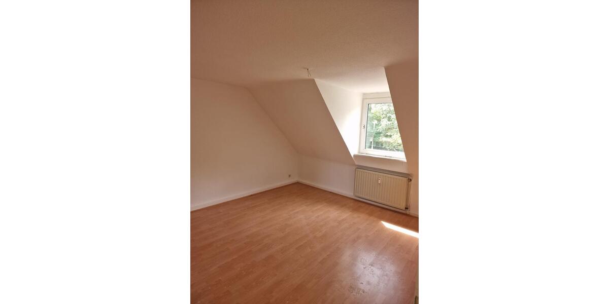 Dachgeschoßwohnung Oberhausen Osterfeld - 2 Zimmer, 80 m&sup2;, 600&euro; | Angebot:26725739