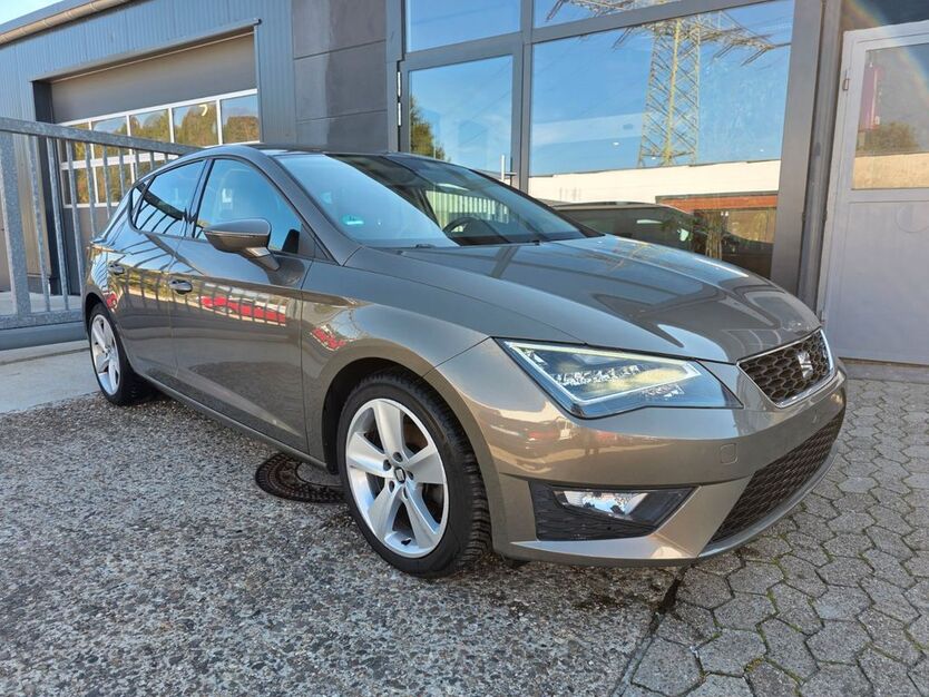 Seat Leon 135.025 km 9.490 € Essen 45279