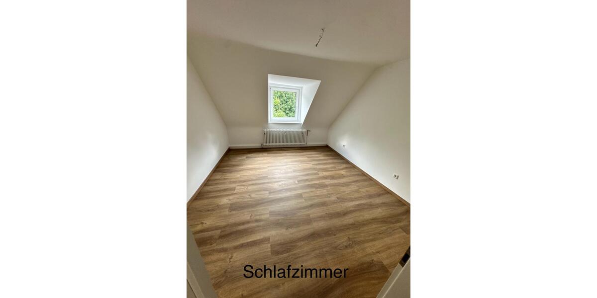 Dachgeschoßwohnung Gelsenkirchen Gelsenkirchen-Nord - 3 Zimmer, 61 m&sup2;, 730&euro; | Angebot:26399824