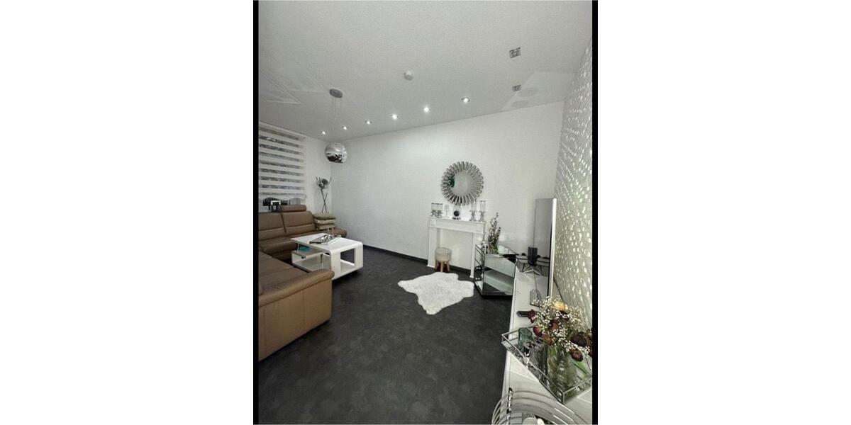 Mehrfamilienhaus in Horst – Kapitalanlage! Zentrale Lage 16 zimmer