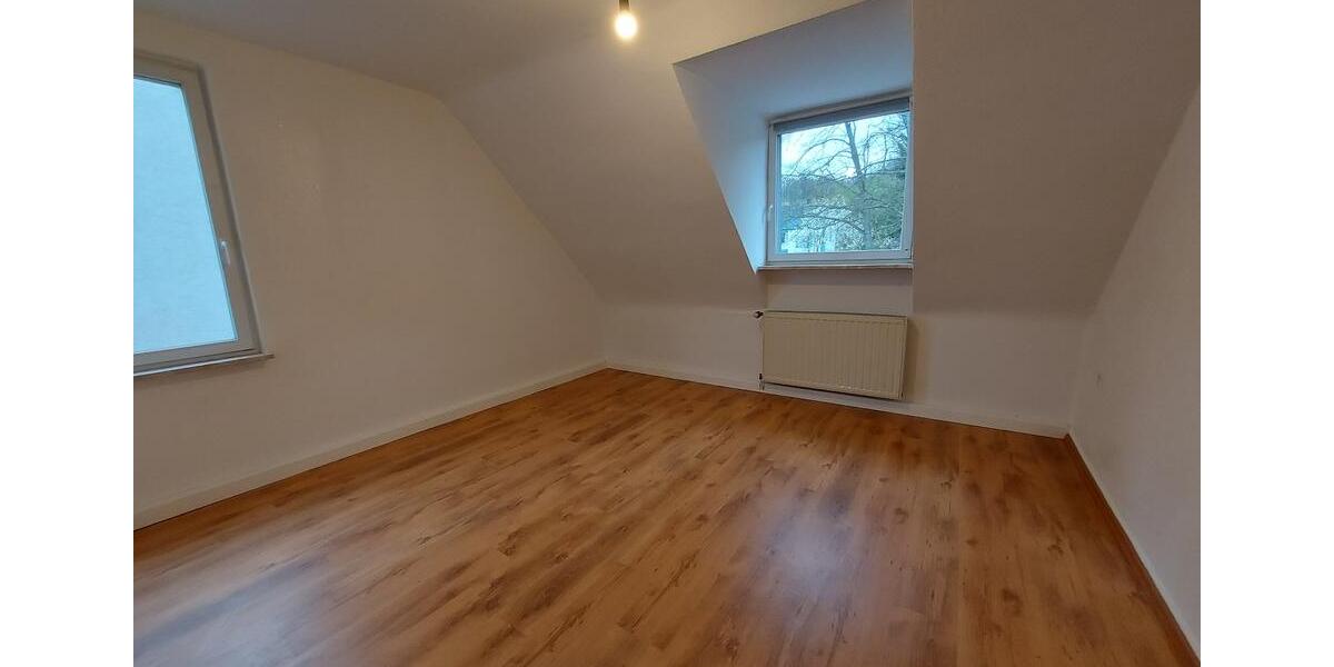 Dachgeschoßwohnung Gelsenkirchen Gelsenkirchen-Nord - 3.5 Zimmer, 68 m&sup2;, 575&euro; | Angebot:26396509