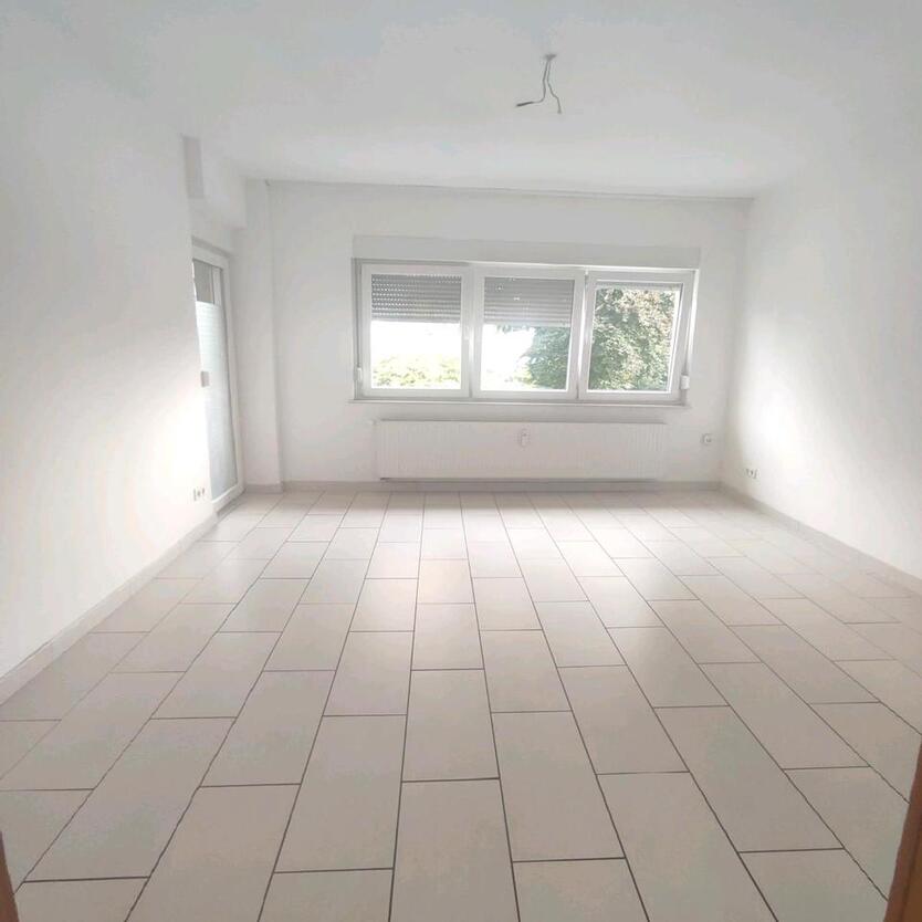 Renovierte 3,5 - Zimmer Wohnung ab 01.11.25, ruhige Lage, Balkon zimmer