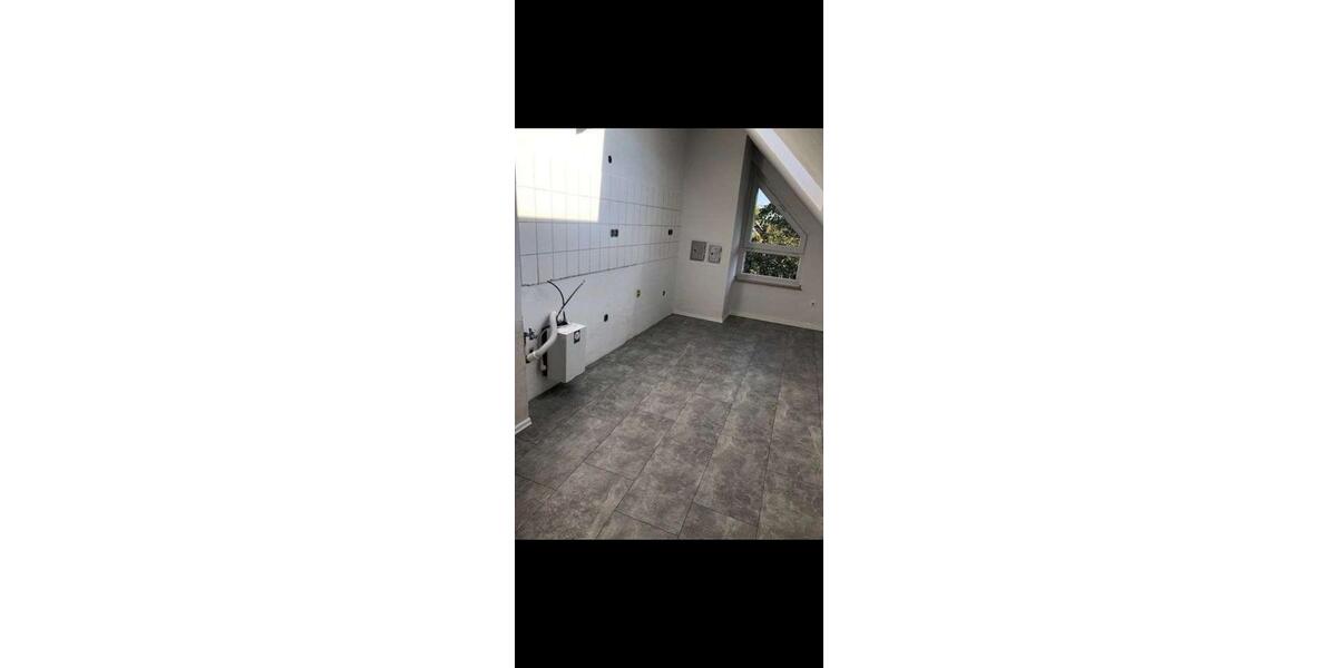 Dachgeschoßwohnung Duisburg Großenbaum - 2.5 Zimmer, 67 m&sup2;, 930&euro; | Angebot:26235851