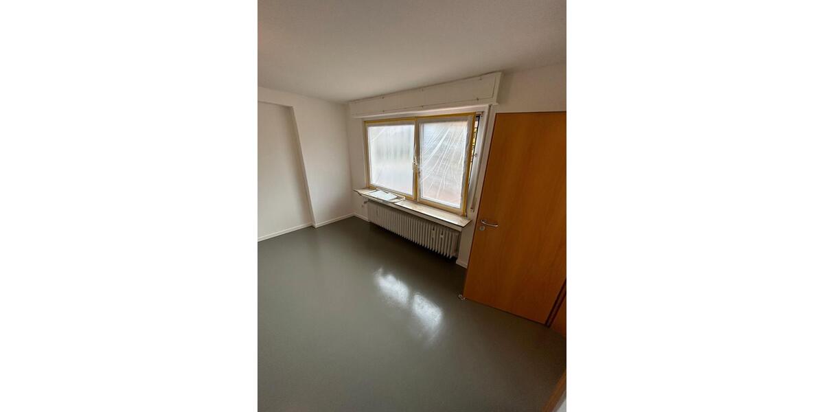 Gewerbefläche im Erdgeschoss – für Büro, Kleingewerbe, Praxis zimmer