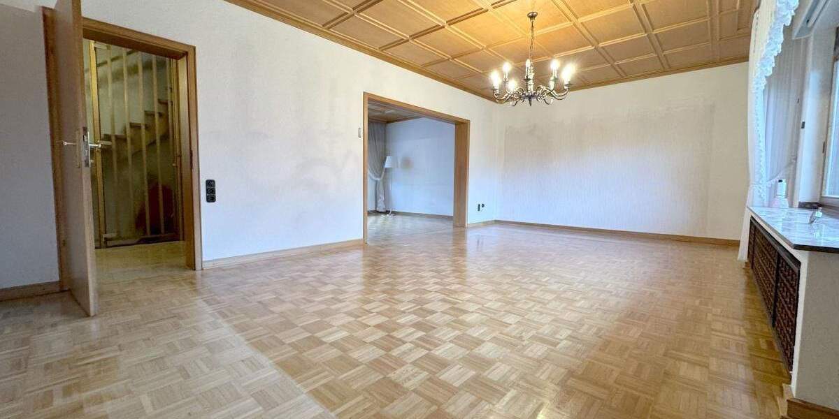Mehrfamilienhaus, Wohnhaus Oberhausen Sterkrade-Nord - 9 Zimmer, 254 m&sup2;, 759.000&euro; | Angebot:25319533