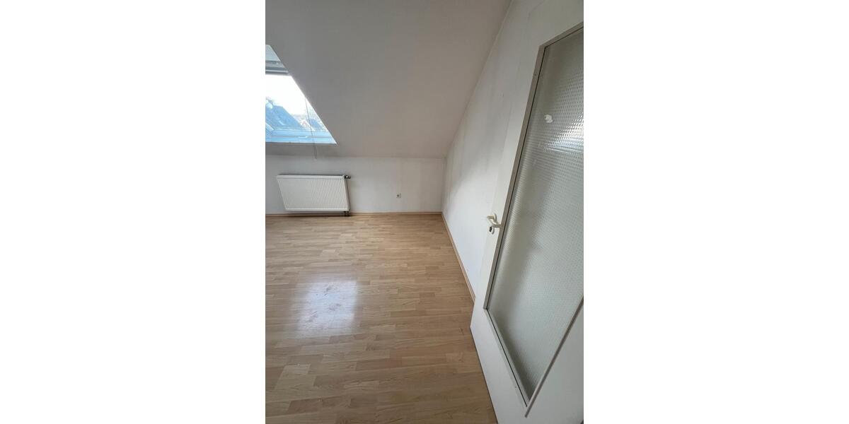 Dachgeschoßwohnung Dortmund Eving - 3 Zimmer, 65 m&sup2;, 700&euro; | Angebot:25443996