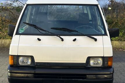 Mitsubishi L300