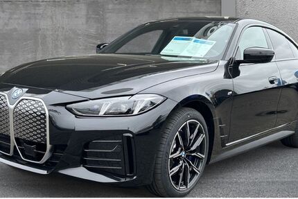 BMW i4 8.999 km 52.900 € Recklinghausen 45659