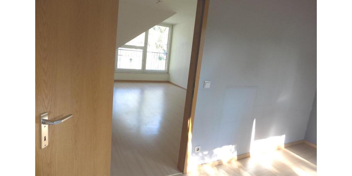 Dachgeschoßwohnung Herne Wanne - 2.5 Zimmer, 51 m&sup2;, 390&euro; | Angebot:25102137