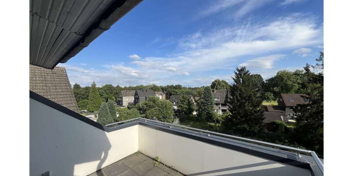 Frisch sanierte Dachgeschoss Wohnung mit 2 Zimmern und Terasse in Herne, Baukau-West 2 zimmer