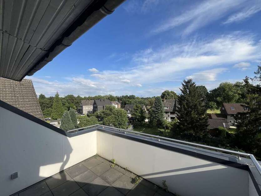 Frisch sanierte Dachgeschoss Wohnung mit 2 Zimmern und Terasse in Herne, Baukau-West 2 zimmer