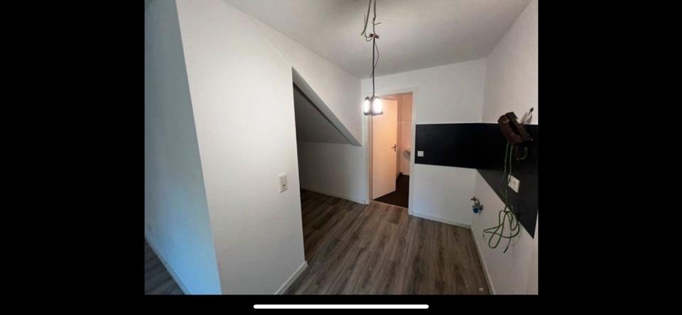 Charmante, sanierte 2-Zimmer-Dachgeschosswohnung mit Garten 2 zimmer