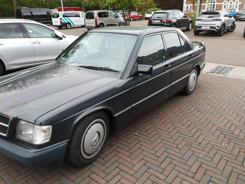 Mercedes-Benz 190 145.200 km 5.900 € Herne 44651