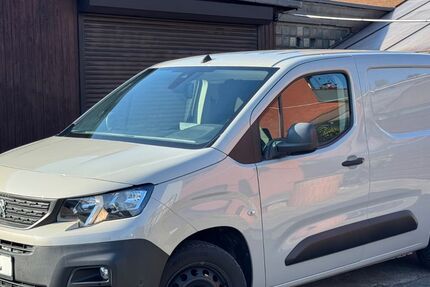Peugeot Partner 125.000 km 9.999 € Duisburg 47179