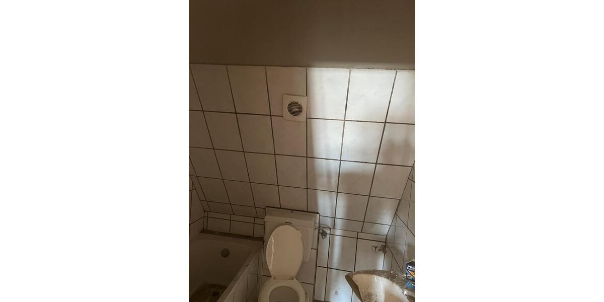 Dachgeschoßwohnung Gelsenkirchen Ückendorf - 4 Zimmer, 100 m&sup2;, 700&euro; | Angebot:26336397